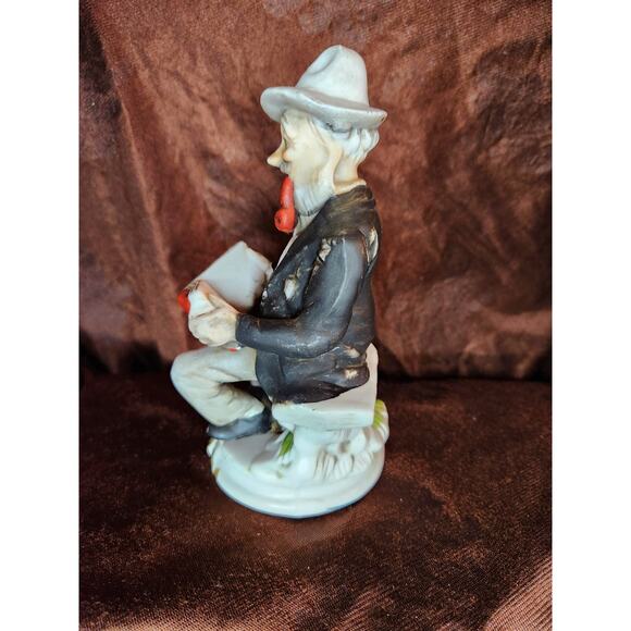 Vintage Flambro Old Man with Pipe reading book Porcelain Figure 7" - Picture 3 of 5